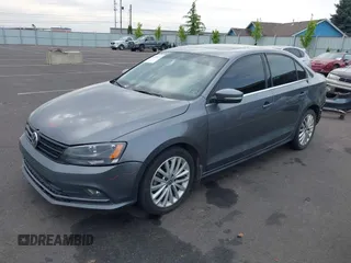 2015 Volkswagen Jetta SE with VIN 3VWD17AJXFM318080, listed as a IAAI auction lot 42119974 with 169,463 mi miles and . Bid and sale history available at DreamBid. Image 2.