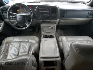 2000 Chevrolet Suburban LS with VIN 3GNFK16TXYG205867, listed as a Copart auction lot 87032424 with 307,632 mi miles and Salvage title. Bid and sale history available at DreamBid. Image 8.