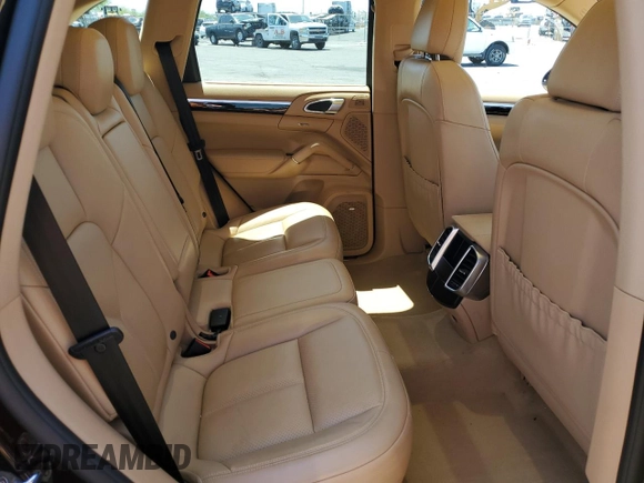2017 Porsche Cayenne z VIN WP1AA2A27HKA82787, wystawiony jako Copart lot #57908165 z przebiegiem 47 031 mil mil oraz Szkoda całkowita • Salvage title. Historia ofert i sprzedaży dostępna na DreamBid. Obrazek 11.