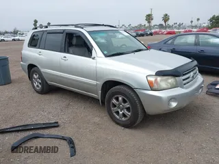 2005 Toyota Highlander z VIN JTEEP21A050123515, wystawiony jako IAAI lot #42262337 z przebiegiem 215 443 mil mil oraz . Historia ofert i sprzedaży dostępna na DreamBid. Obrazek 1.