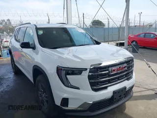 2025 GMC Acadia AWD Elevation z VIN 1GKENNRS1SJ251474, wystawiony jako IAAI lot #42354202 z przebiegiem 1623 mil mil oraz . Historia ofert i sprzedaży dostępna na DreamBid. Obrazek 1.
