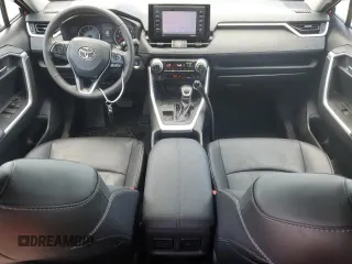 2021 Toyota RAV4 XLE Premium z VIN 2T3C1RFV3MW155693, wystawiony jako Copart lot #61505845 z przebiegiem 22 420 mil mil oraz Szkoda całkowita • Salvage title. Historia ofert i sprzedaży dostępna na DreamBid. Obrazek 8.