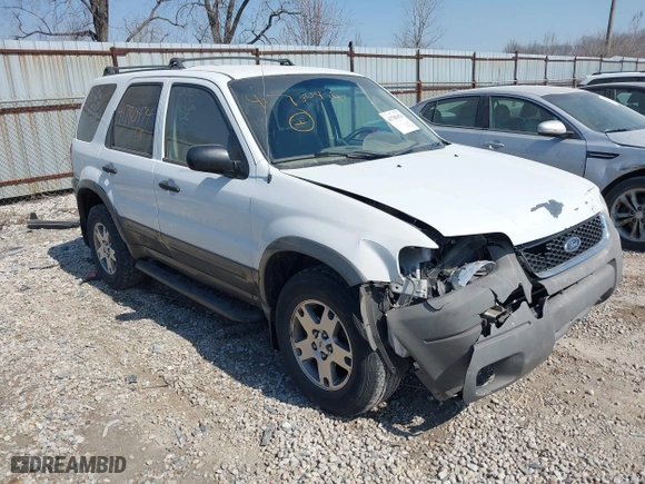 2004 Ford Escape XLT with VIN 1FMYU93164KA96674, listed as a IAAI auction lot 41780474 with 182,525 mi miles. Bid and sale history available at carsss.com. Image 1.