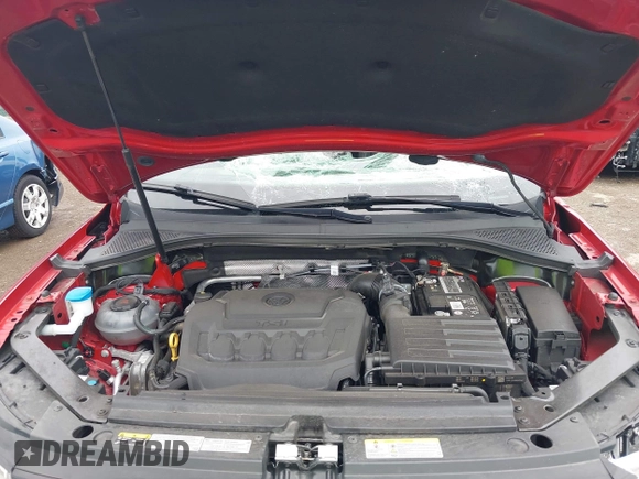 2022 Volkswagen Tiguan SE z VIN 3VV2B7AX0NM020942, wystawiony jako IAAI lot #42475302 z przebiegiem 26 353 mil mil oraz . Historia ofert i sprzedaży dostępna na DreamBid. Obrazek 10.
