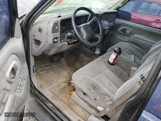 1999 Chevrolet Tahoe Z71 with VIN 1GNEK13R3XJ458174, listed as a Copart auction lot 70461674 with 181,622 mi miles and Salvage Title. Bid and sale history available at carsss.com. Image 8.