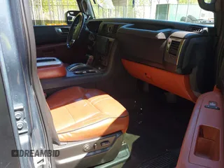 2008 Hummer H2 SUV z VIN 5GRGN23828H108693, wystawiony jako IAAI lot #42129040 z przebiegiem 246 849 mil mil oraz . Historia ofert i sprzedaży dostępna na DreamBid. Obrazek 5.