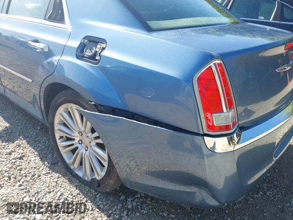2011 Chrysler 300 C z VIN 2C3CA6CT1BH580137, wystawiony jako IAAI lot #42144399 z przebiegiem 133 082 mil mil oraz . Historia ofert i sprzedaży dostępna na DreamBid. Obrazek 20.