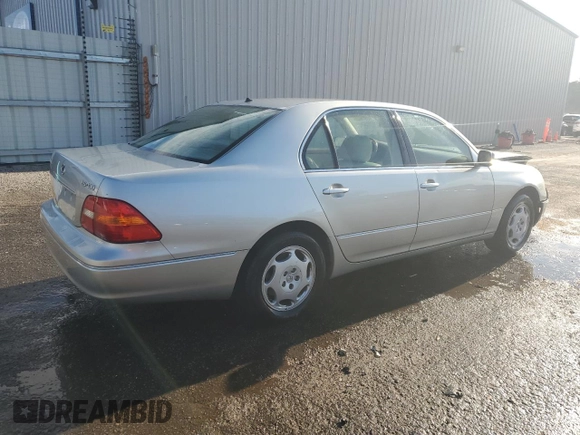 2001 Lexus LS 430 with VIN JTHBN30F110039728, listed as a Copart auction lot 47979435 with 215,935 mi miles and Salvage Title. Bid and sale history available at DreamBid. Image 3.