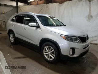 2014 Kia Sorento LX z VIN 5XYKTCA6XEG465634, wystawiony jako Copart lot #57148995 z przebiegiem 201 503 mil mil oraz Szkoda całkowita • Salvage title. Historia ofert i sprzedaży dostępna na DreamBid. Obrazek 4.
