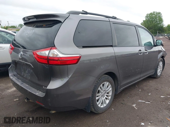 2016 Toyota Sienna XLE z VIN 5TDYK3DC3GS714599, wystawiony jako IAAI lot #42240471 z przebiegiem 135 746 mil mil oraz . Historia ofert i sprzedaży dostępna na DreamBid. Obrazek 4.