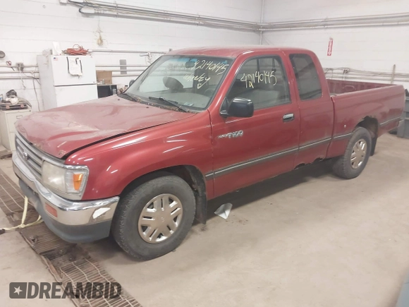 1995 Toyota T100 DX with VIN JT4VD12E0S0013715, listed as a IAAI auction lot 42140145 with 276,371 mi miles. Bid and sale history available at carsss.com. Image 2.