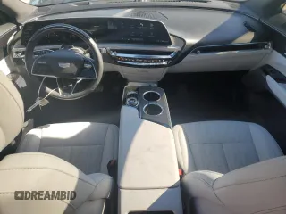 2024 Cadillac LYRIQ Luxury z VIN 1GYKPSRK1RZ104892, wystawiony jako Copart lot #84530244 z przebiegiem 11 537 mil mil oraz Szkoda całkowita • Salvage title. Historia ofert i sprzedaży dostępna na DreamBid. Obrazek 8.