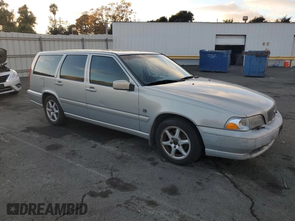 2000 Volvo V70 with VIN YV1LW61JXY2644752, listed as a Copart auction lot 80972004 with 115,495 mi miles and Clean Title. Bid and sale history available at carsss.com. Image 4.
