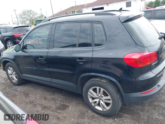 2017 Volkswagen Tiguan S z VIN WVGBV7AX1HK031235, wystawiony jako IAAI lot #42146876 z przebiegiem 95 028 mil mil oraz . Historia ofert i sprzedaży dostępna na DreamBid. Obrazek 14.