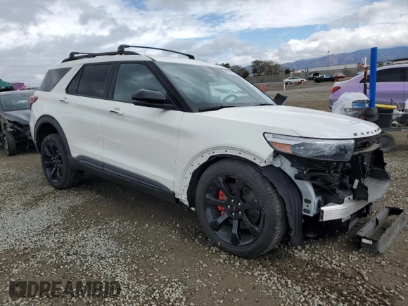 2024 Ford Explorer ST with VIN 1FM5K8GC3RGA14764, listed as a Copart auction lot 48584765 with 5,018 mi miles and Salvage Title. Bid and sale history available at carsss.com. Image 4.