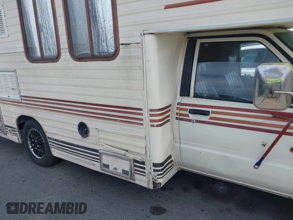1987 Toyota Pickup с VIN JT5RN75U1G0009955, выставлен на аукционе IAAI как лот 42009064 с пробегом 120 221 миль миль и . История ставок и продаж доступна на DreamBid. Изображение 12.