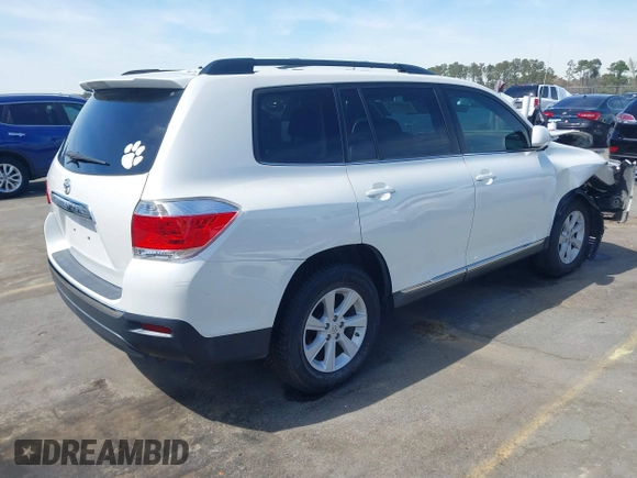 2013 Toyota Highlander with VIN 5TDZA3EH4DS042792, listed as a IAAI auction lot 41820271 with 118,536 mi miles and . Bid and sale history available at DreamBid. Image 4.