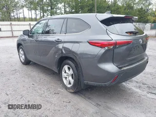 2022 Toyota Highlander LE with VIN 5TDBZRBH8NS594816, listed as a IAAI auction lot 41892825 with 49,229 mi miles and . Bid and sale history available at DreamBid. Image 3.