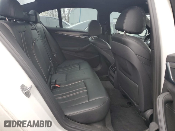 2018 BMW 5 Series 530e xDrive z VIN WBAJB1C56JB084422, wystawiony jako Copart lot #47596335 z przebiegiem 68 276 mil mil oraz Szkoda całkowita • Salvage title. Historia ofert i sprzedaży dostępna na DreamBid. Obrazek 10.