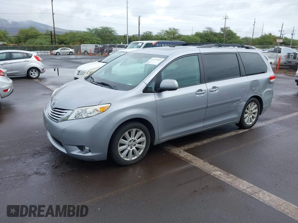 2012 Toyota Sienna XLE AAS z VIN 5TDYK3DC1CS192310, wystawiony jako IAAI lot #41379303 z przebiegiem 119 524 mil mil oraz . Historia ofert i sprzedaży dostępna na DreamBid. Obrazek 17.