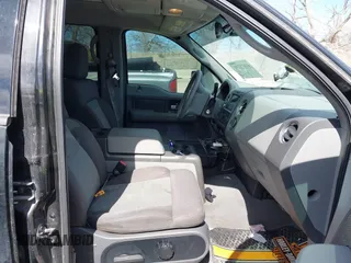 2004 Ford F-150 XLT with VIN 1FTPW14524KC86744, listed as a IAAI auction lot 41811231 with 176,532 mi miles. Bid and sale history available at carsss.com. Image 5.