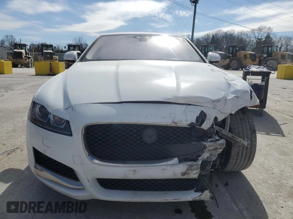 2018 Jaguar XF 25t with VIN SAJBS4FX4JCY69958, listed as a Copart auction lot 46852785 with 88,864 mi miles and Salvage Title. Bid and sale history available at carsss.com. Image 5.