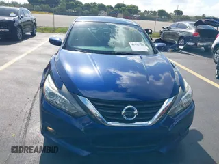 2017 Nissan Altima SR z VIN 1N4AL3AP8HN309048, wystawiony jako IAAI lot #42536729 z przebiegiem 132 465 mil mil oraz . Historia ofert i sprzedaży dostępna na DreamBid. Obrazek 12.