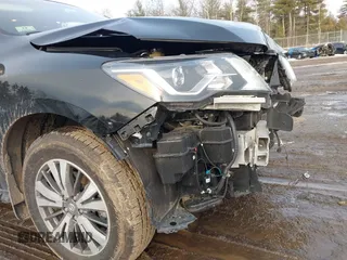 2017 Nissan Pathfinder SV with VIN 5N1DR2MM9HC633277, listed as a IAAI auction lot 41697958 with 51,891 mi miles. Bid and sale history available at carsss.com. Image 19.