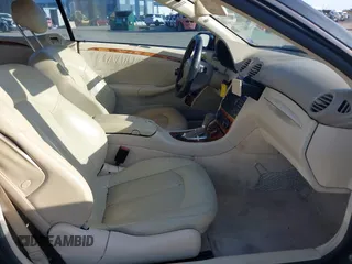 2005 Mercedes-Benz CLK 500 с VIN WDBTK75G75T035547, выставлен на аукционе IAAI как лот 42604824 с пробегом 124 025 миль миль и . История ставок и продаж доступна на DreamBid. Изображение 5.