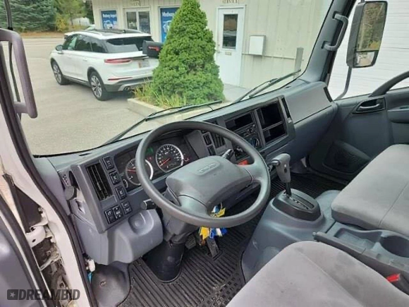 2020 Isuzu NRR DSL REG AT IBT PWL with VIN JALE5W163L7304XXX, listed as a Copart auction lot 48609155 with 132,628 mi miles and Clean Title. Bid and sale history available at carsss.com. Image 9.