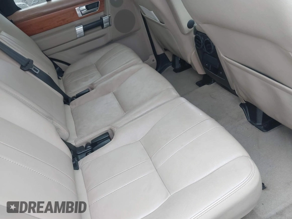 2013 Land Rover LR4 HSE z VIN SALAG2D42DA673308, wystawiony jako IAAI lot #41673319 z przebiegiem 191 984 mil mil oraz . Historia ofert i sprzedaży dostępna na DreamBid. Obrazek 8.