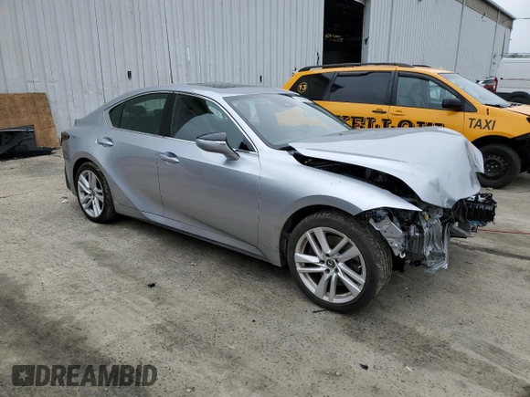 2021 Lexus IS 300 z VIN JTHCA1D26M5117150, wystawiony jako Copart lot #52930965 z przebiegiem 16 858 mil mil oraz Szkoda całkowita • Salvage title. Historia ofert i sprzedaży dostępna na DreamBid. Obrazek 4.