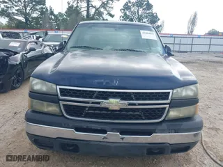 2006 Chevrolet Silverado 1500 Work Truck with VIN 3GCEC14X56G224380, listed as a IAAI auction lot 41864035 with 51,414 mi miles. Bid and sale history available at carsss.com. Image 12.