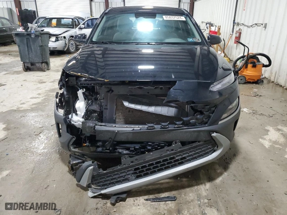 2023 Hyundai Kona SE with VIN KM8K2CAB9PU058871, listed as a Copart auction lot 85037524 with 36,088 mi miles and Salvage Title. Bid and sale history available at carsss.com. Image 5.