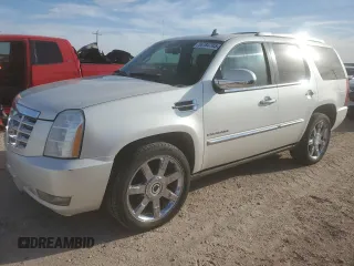 2011 Cadillac Escalade Premium z VIN 1GYS4CEF5BR157897, wystawiony jako Copart lot #56784785 z przebiegiem 223 740 mil mil oraz Szkoda całkowita • Salvage title. Historia ofert i sprzedaży dostępna na DreamBid. Obrazek 1.