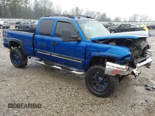 2003 Chevrolet Silverado 1500 LS with VIN 1GCEK19V13E339801, listed as a IAAI auction lot 41364008 with 273,821 mi miles. Bid and sale history available at carsss.com. Image 1.