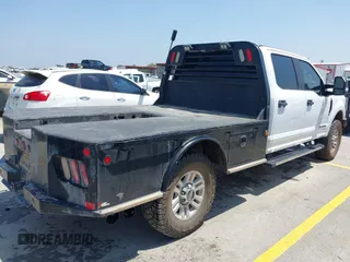 2017 Ford F-250 Lariat with VIN 1FT7W2BT2HEE85692, listed as a IAAI auction lot 42325993 with 211,296 mi miles and . Bid and sale history available at DreamBid. Image 4.