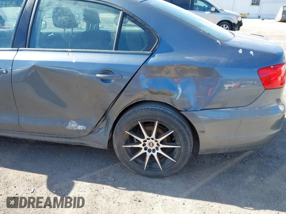 2012 Volkswagen Jetta S с VIN 3VW2K7AJ2CM417329, выставлен на аукционе IAAI как лот 41972316 с пробегом 200 299 миль миль и . История ставок и продаж доступна на DreamBid. Изображение 6.