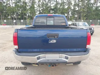 2005 Toyota Tacoma z VIN 5TEUU42NX5Z071204, wystawiony jako IAAI lot #42375147 z przebiegiem 196 158 mil mil oraz . Historia ofert i sprzedaży dostępna na DreamBid. Obrazek 16.