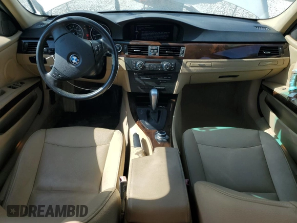 2011 BMW 3 Series 328i xDrive z VIN WBAPK5G50BNN80800, wystawiony jako Copart lot #56477515 z przebiegiem 83 973 mil mil oraz Czysty tytuł • Clean title. Historia ofert i sprzedaży dostępna na DreamBid. Obrazek 8.