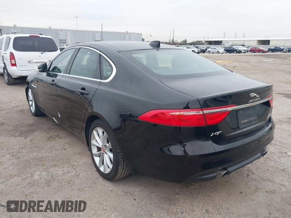 2019 Jaguar XF 25t Premium with VIN SAJBJ4FX5KCY78947, listed as a IAAI auction lot 41261473 with 68,891 mi miles. Bid and sale history available at carsss.com. Image 3.