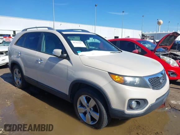 2012 Kia Sorento EX with VIN 5XYKU4A23CG205699, listed as a IAAI auction lot 41384287 with 205,303 mi miles. Bid and sale history available at carsss.com. Image 1.