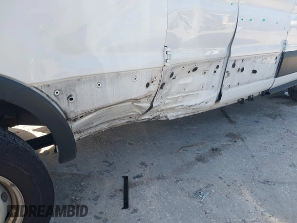 2019 Ford Transit z VIN 1FTYR2ZM1KKB25574, wystawiony jako IAAI lot #41891247 z przebiegiem 142 627 mil mil oraz . Historia ofert i sprzedaży dostępna na DreamBid. Obrazek 6.