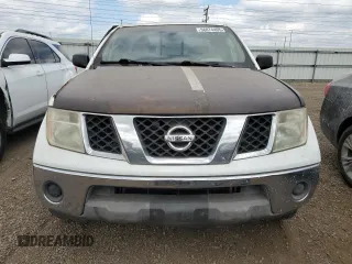 2008 Nissan Frontier SE z VIN 1N6BD06T18C438824, wystawiony jako Copart lot #56874405 z przebiegiem 228 495 mil mil oraz Tytuł czysty. Historia ofert i sprzedaży dostępna na DreamBid. Obrazek 5.