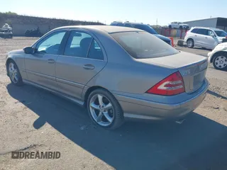 2006 Mercedes-Benz C 230 Sport z VIN WDBRF52H76A867919, wystawiony jako IAAI lot #42745070 z przebiegiem 115 536 mil mil oraz . Historia ofert i sprzedaży dostępna na DreamBid. Obrazek 3.