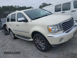 2008 Chrysler Aspen Limited z VIN 1A8HX58238F115789, wystawiony jako IAAI lot #41393917 z przebiegiem 159 000 mil mil oraz . Historia ofert i sprzedaży dostępna na DreamBid. Obrazek 1.