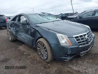 2012 Cadillac CTS Performance z VIN 1G6DL1E32C0121802, wystawiony jako IAAI lot #42336078 z przebiegiem 177 625 mil mil oraz . Historia ofert i sprzedaży dostępna na DreamBid. Obrazek 1.