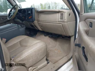 2003 Chevrolet Silverado 1500 with VIN 1GCEK19V33Z316481, listed as a IAAI auction lot 41980767 with 196,582 mi miles. Bid and sale history available at carsss.com. Image 5.