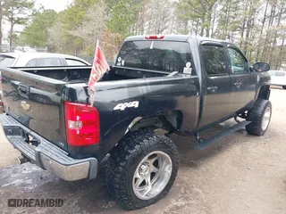 2009 Chevrolet Silverado 1500 LTZ with VIN 3GCEK33309G212297, listed as a IAAI auction lot 41716572 with 158,451 mi miles. Bid and sale history available at carsss.com. Image 6.