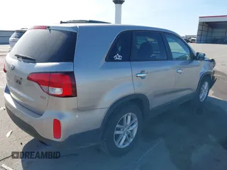 2014 Kia Sorento LX z VIN 5XYKT3A67EG467311, wystawiony jako IAAI lot #42226234 z przebiegiem 220 422 mil mil oraz . Historia ofert i sprzedaży dostępna na DreamBid. Obrazek 4.